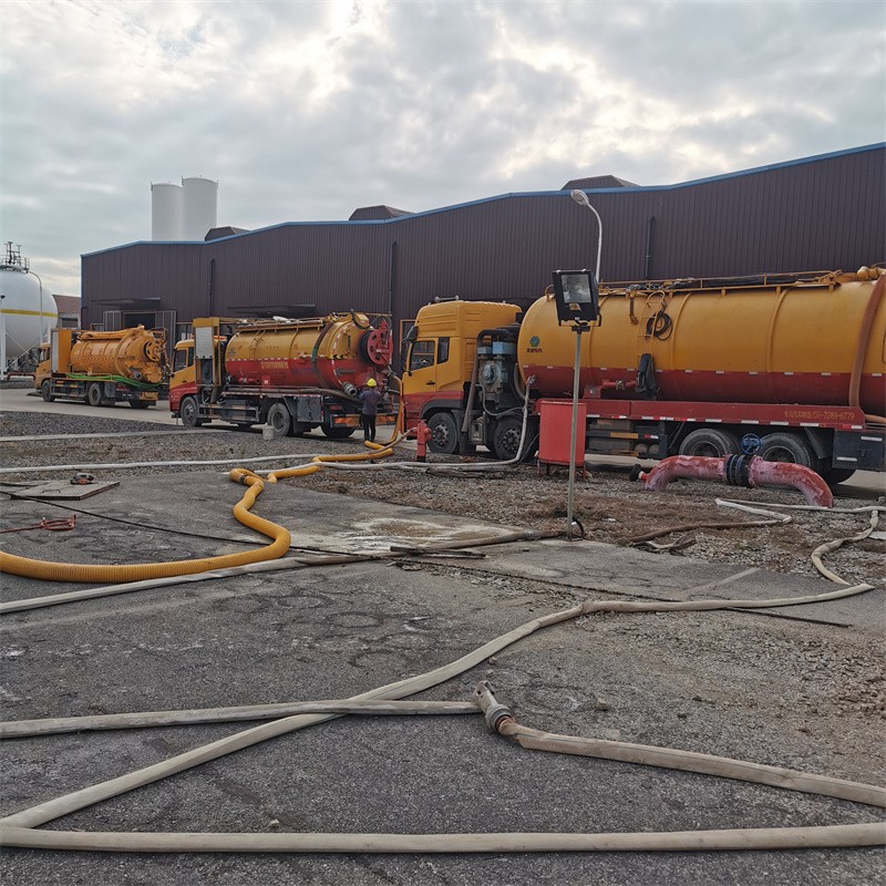 洪江污水池清理